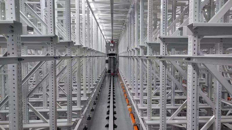 在选购轻型货架时，需要关注以下关键参数：